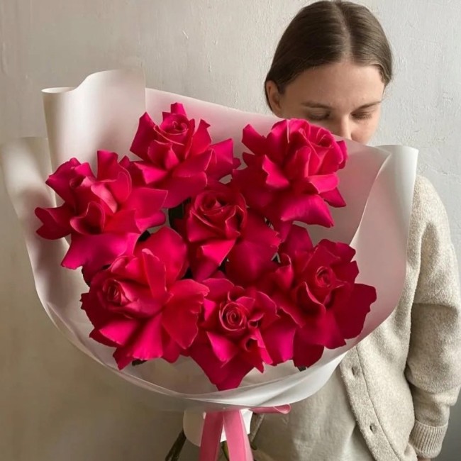 Букет цветов "Букет из малиновых французских роз"